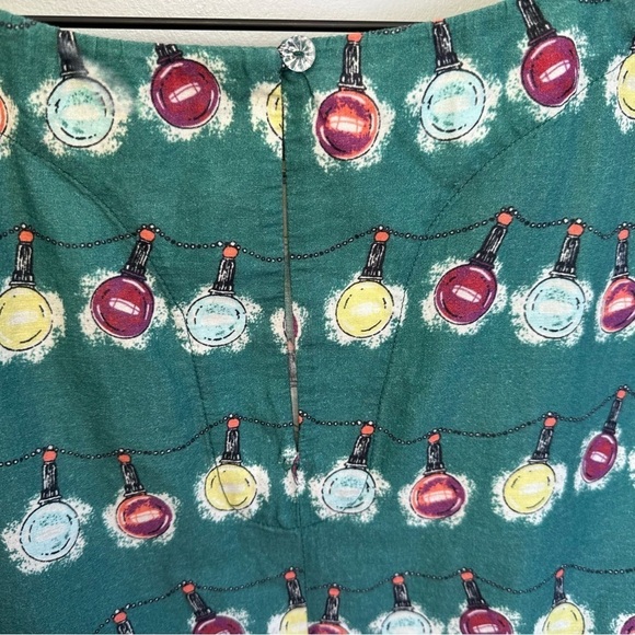 Modcloth Emily and Fin Christmas Lights Blouse, Size M, Green - Picture 3 of 6